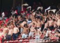 Marmol, do Cardinals, compra ingressos para torcedores continuarem a folia sem camisa