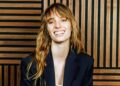 Maya Hawke corajosamente embaralha toda a biblioteca de música e fala sobre nova turnê