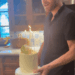 Meghan Markle compartilha mais fotos íntimas inéditas com Harry, além de luxuosas celebrações de aniversário