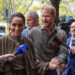 Meghan Markle está 'farta e cansada' de ver a família real roubando 'holofotes' dela e do príncipe Harry