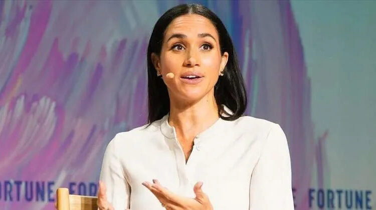 Meghan Markle tenta se afastar da identidade real ao fazer a primeira mudança na imagem do perfil do Instagram