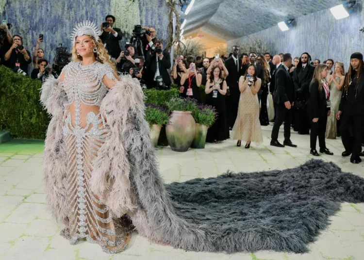 Met Gala 2026: estrelas brilham na maior noite da moda