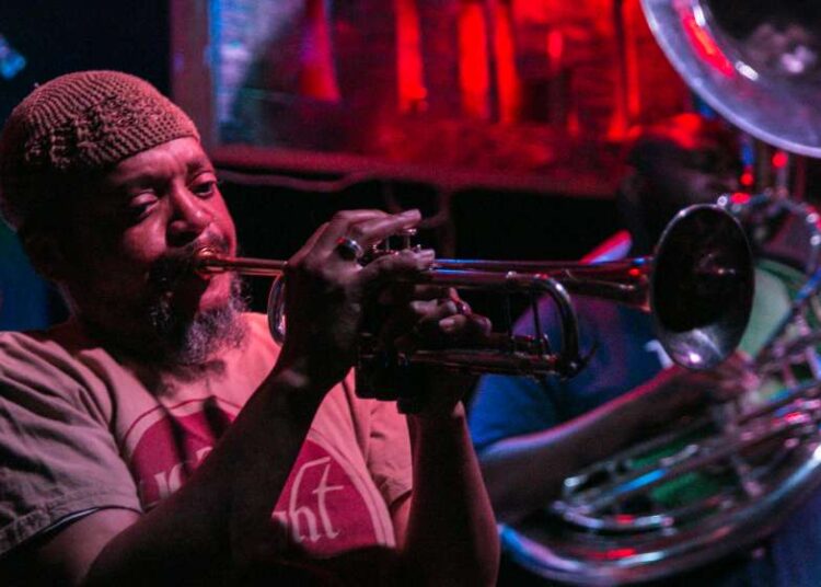 Música ao vivo todas as noites em Nova Orleans