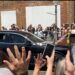 O Rei Charles e a Rainha Camilla atraem uma multidão de milhares de pessoas para Front Royal, Virgínia