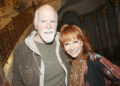 O noivo de Reba McEntire, Rex Linn, tem uma reação doce à nova música