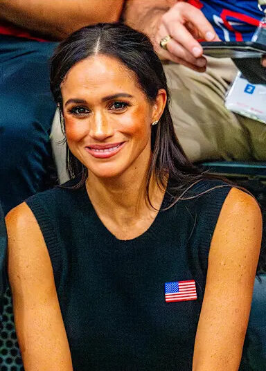 O príncipe Harry supostamente 'exige' que os membros da família real sejam 'educados' com Meghan Markle