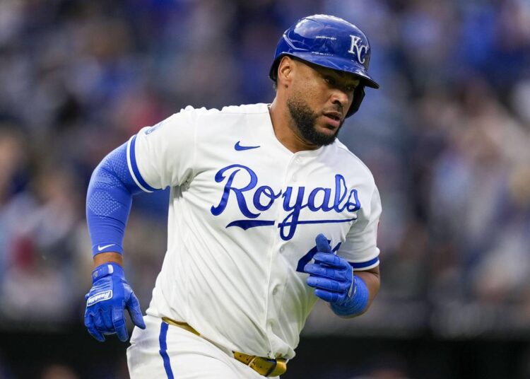 O recente Royals DFA pode levar os Angels à solução Logan O'Hoppe