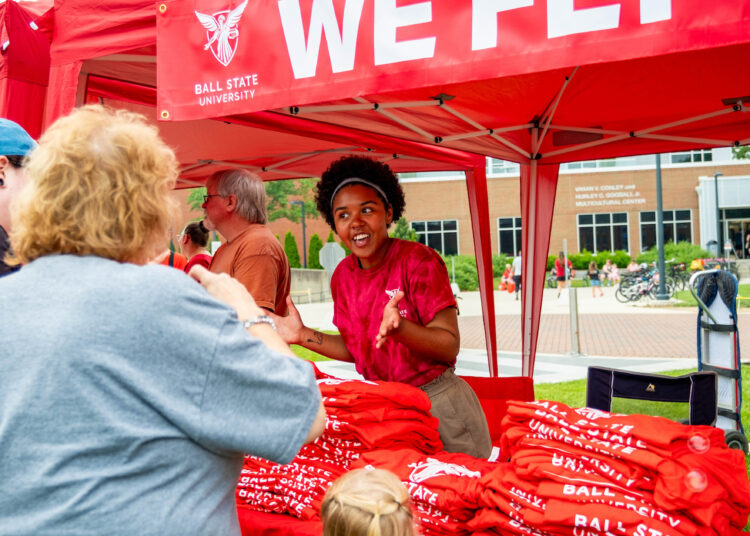 O segundo We Fly Fest anual da Ball State oferecerá diversão gratuita para toda a família, entretenimento e passeios pelo campus em 6 de junho