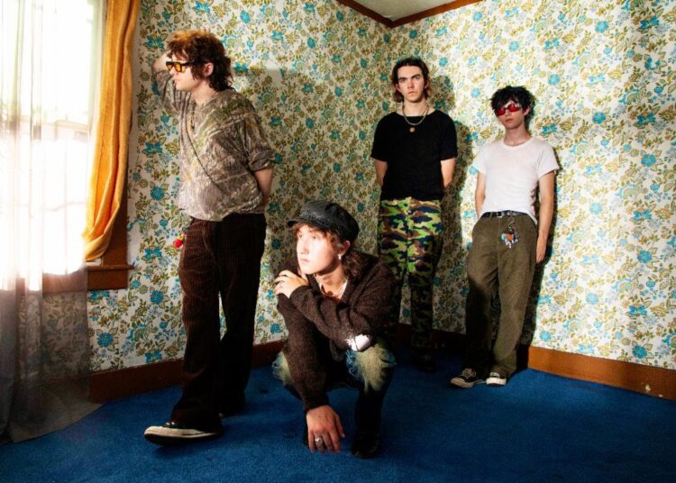 Olive Vox lança novo single e videoclipe “We Are Not The Same” – R ock 'N' Load