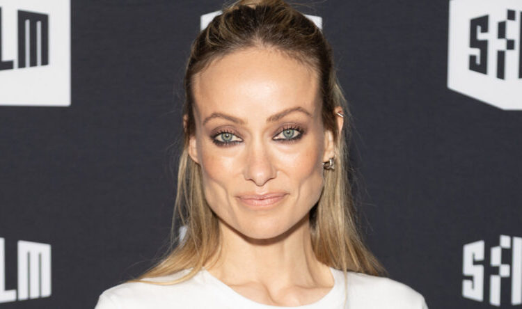 Olivia Wilde reage à foto viral do tapete vermelho, piadas sobre sua aparência – Just Jared – Notícias e fofocas de celebridades