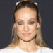 Olivia Wilde reage à foto viral do tapete vermelho, piadas sobre sua aparência – Just Jared – Notícias e fofocas de celebridades