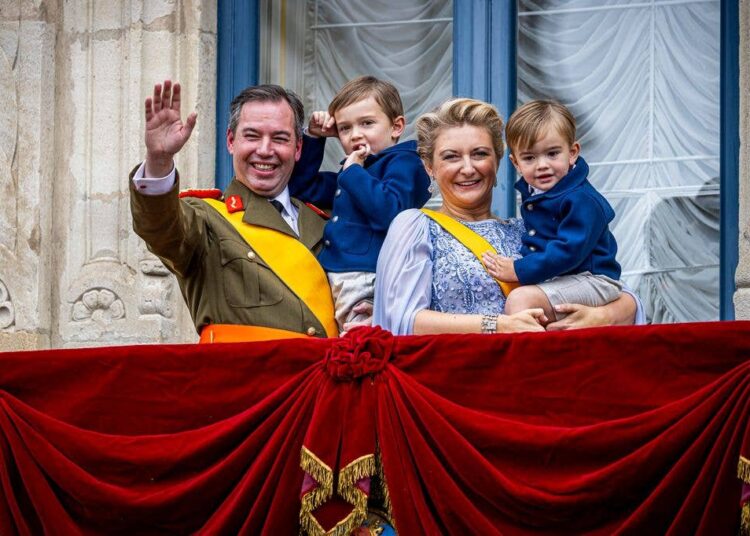 Os filhos reais de Luxemburgo, Príncipe Charles e Príncipe François, roubam a cena em raras aparições conjuntas