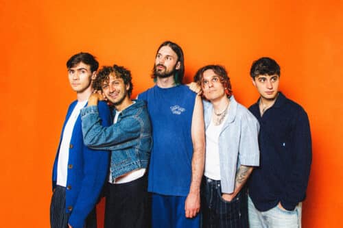 Os roqueiros indie Good Kid estreiam novo single agridoce, “Wall”