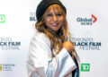 Pam Grier, 76 anos, diz que tem orgasmos que duram ‘3 dias inteiros’