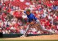 Perez homenageia e dirige em ambas as corridas na vitória do Royals sobre o Cardinals por 2 a 0