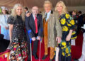 Phil Collins, 75, e Rod Stewart, 81, posam juntos enquanto desfrutam do Palácio de Buckingham para a festa de 50 anos do King's Trust