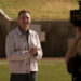 Phil Keoghan, do 'Amazing Race', analisa seu cameo de 'Hacks'