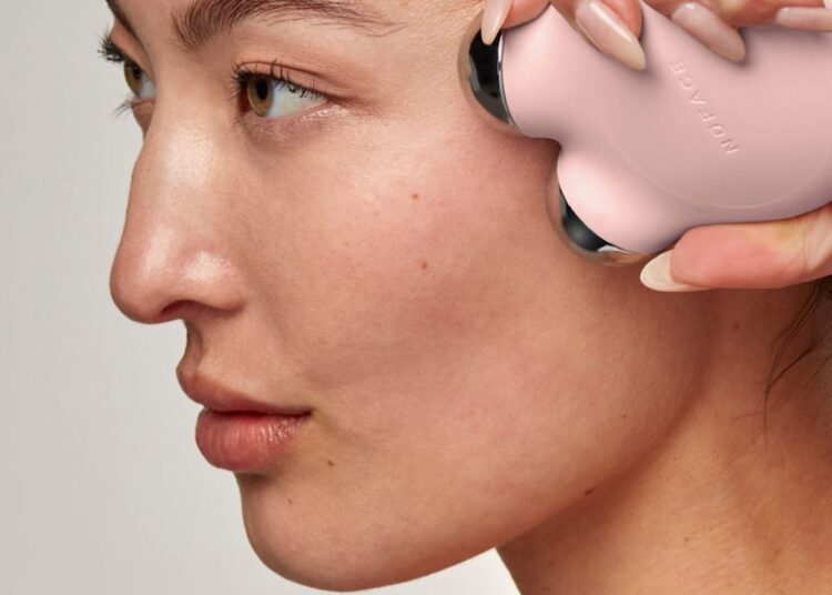Por dentro do tratamento facial adorado por celebridades usado no Met Gala e como fazer isso em casa