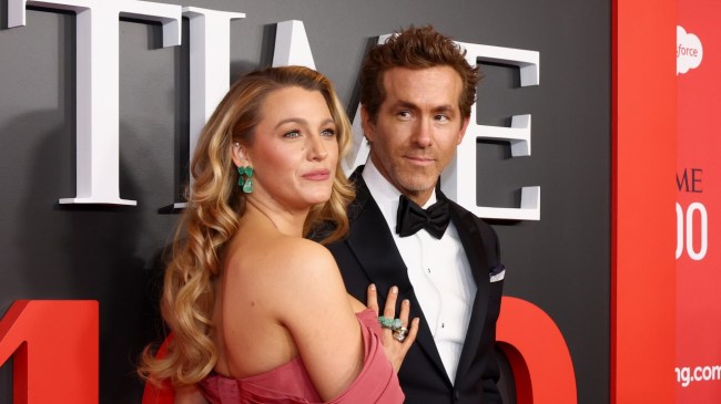 Por que Blake Lively não estava com Ryan Reynolds no Stephen Colbert Finale?