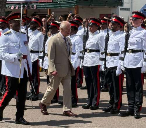 Primeira olhada: O Rei visita St George's – The Royal Gazette