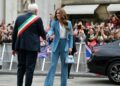 Princesa Kate impressiona de azul ao chegar à Itália | Real | Notícias