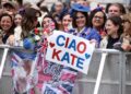 Princesa Kate visita a Itália na primeira viagem oficial ao exterior desde o tratamento do câncer