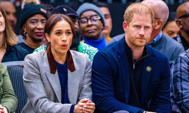 Príncipe Harry 'destruído' porque a família real esnobou seu recente aniversário de casamento