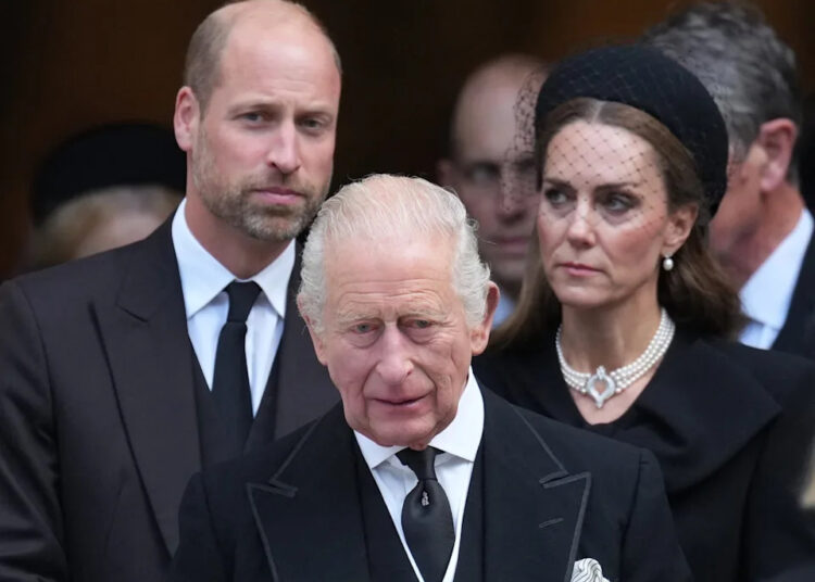 Príncipe Harry quer 'garantias' que a realeza tratará Meghan Markle com 'respeito básico' durante viagem ao Reino Unido