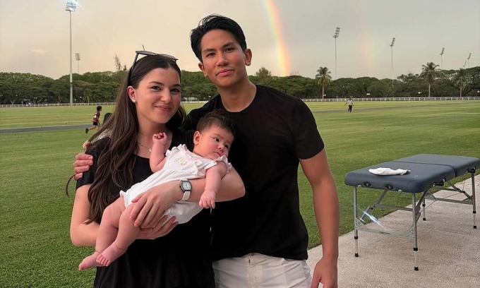Príncipe Mateen de Brunei compartilha fotos da filha de três meses