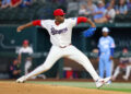 Rangers marca três em nono para Walk-off Royals 7-6