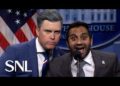 Recapitulação de 'SNL': Olivia Rodrigo estreia nova música, Aziz Ansari interpreta Kash Patel