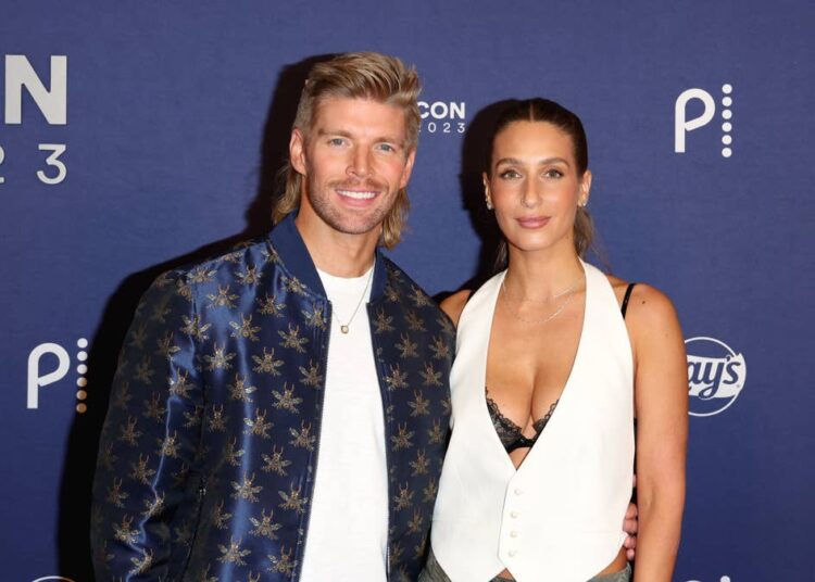 Relacionamento e divórcio de Amanda Batula e Kyle Cooke