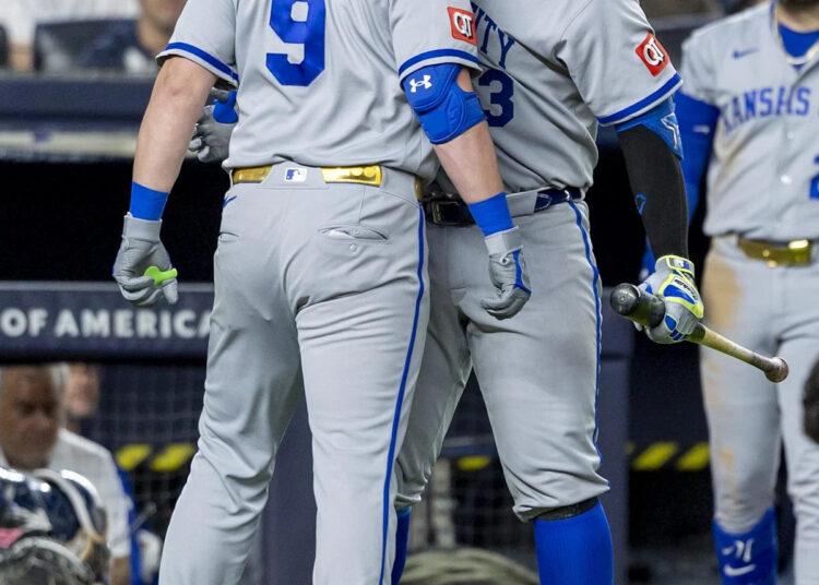Resilient Royals ataca novamente e derrota Mariners por 7-6