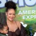 Rihanna estreia uma tatuagem de rabisco desenhada por seus filhos pequenos