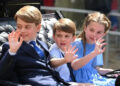 Royal Kids ajuda Robert Irwin a nomear bebê canguru no zoológico da Austrália