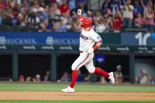 Royals atordoados pelos Rangers, sofrem quinta derrota consecutiva
