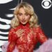 Sabrina Carpenter atinge um gráfico pela primeira vez, graças a um ícone