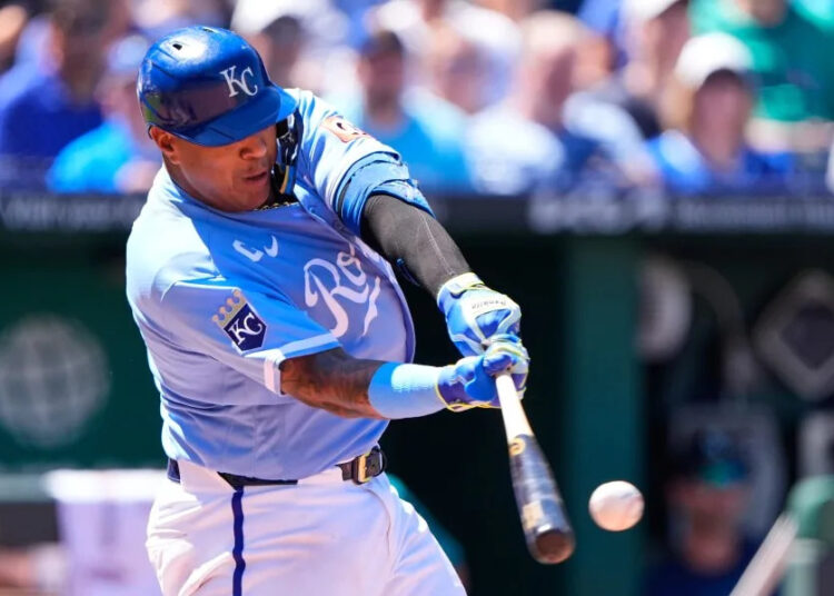 Salvador Perez brilha enquanto Royals vence série dos Mariners