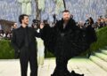 Sam Smith supostamente noivo do designer Christian Cowan