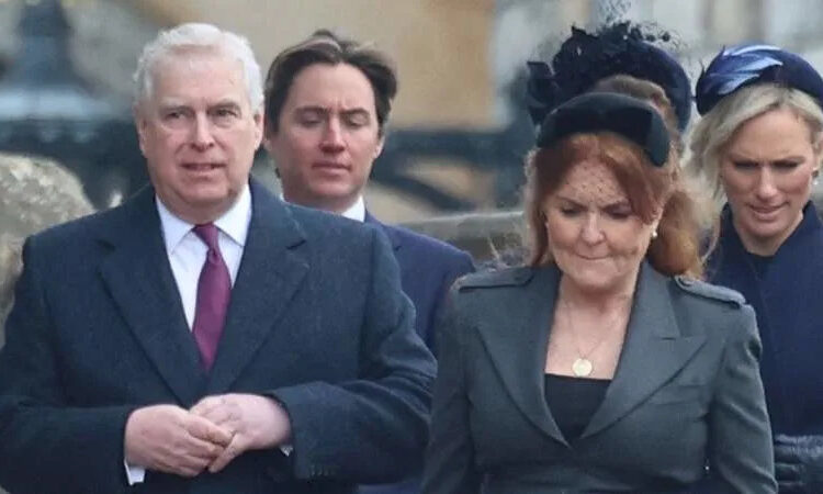 Sarah Ferguson é 'ninguém' pós-escândalo, afirma especialista real