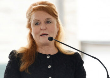 Sarah Ferguson 'pode estar negociando pensão da família real em troca de evitar entrevista com Oprah Winfrey'