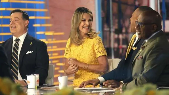 Savannah Guthrie 'apoiando-se' no apresentador do programa Today em meio ao caso da mamãe - Fonte