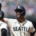 Seattle saudou as Ligas Negras com uniformes no domingo. A realeza deveria seguir o exemplo