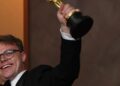 'Senhor. Oscar do diretor de Ninguém Contra Putin é encontrado após disputa com companhia aérea