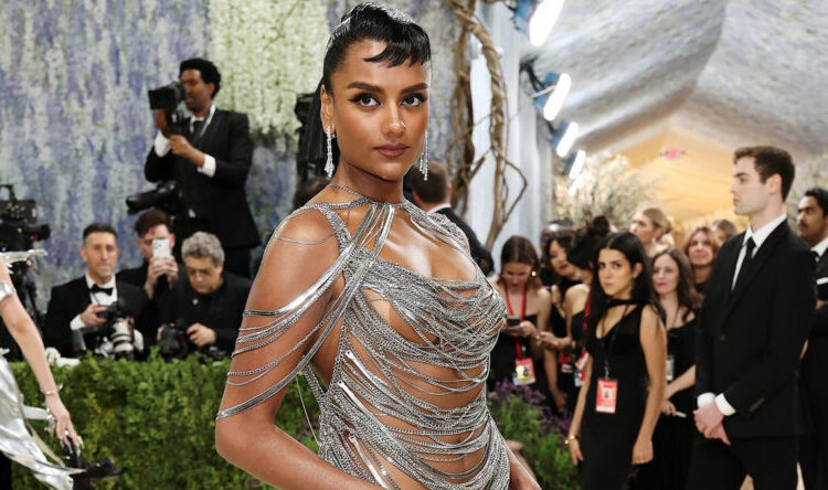 Simone Ashley impressiona em Stella McCartney nua, veja o Met Gala 2026 – Just Jared – Notícias e fofocas de celebridades