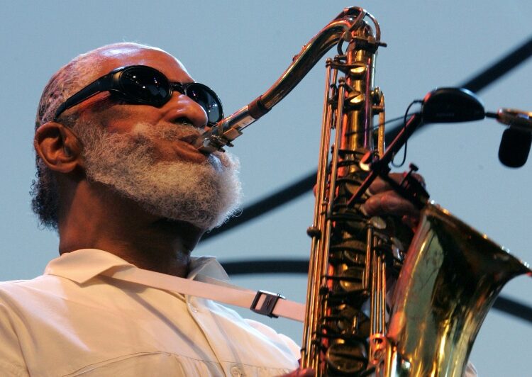 Sonny Rollins, último 'colosso' do jazz, morre aos 95 anos