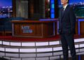 Stephen Colbert retorna à estação pública de Monroe após o show final de 'Late Night'