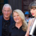 Taylor Swift deslumbra ao sair para jantar em família em Nova York após o fim de semana europeu