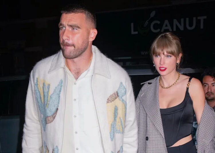 Taylor Swift e Travis Kelce comparecem ao casamento de um amigo no Brooklyn
