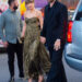 Taylor Swift usa uma suíte de joias de Elizabeth Taylor que supostamente foi comprada por seu noivo, Travis Kelce
